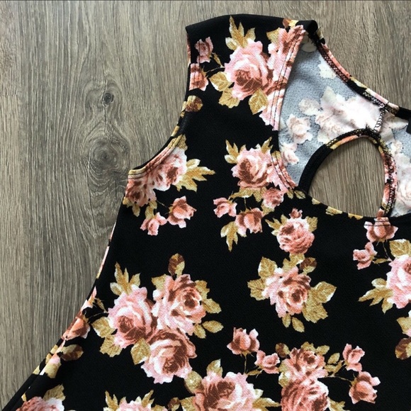 Floral Dress - Picture 2 of 5